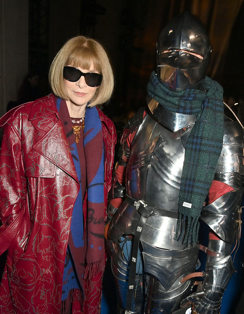 Anna Wintour next to a medieval knight. 